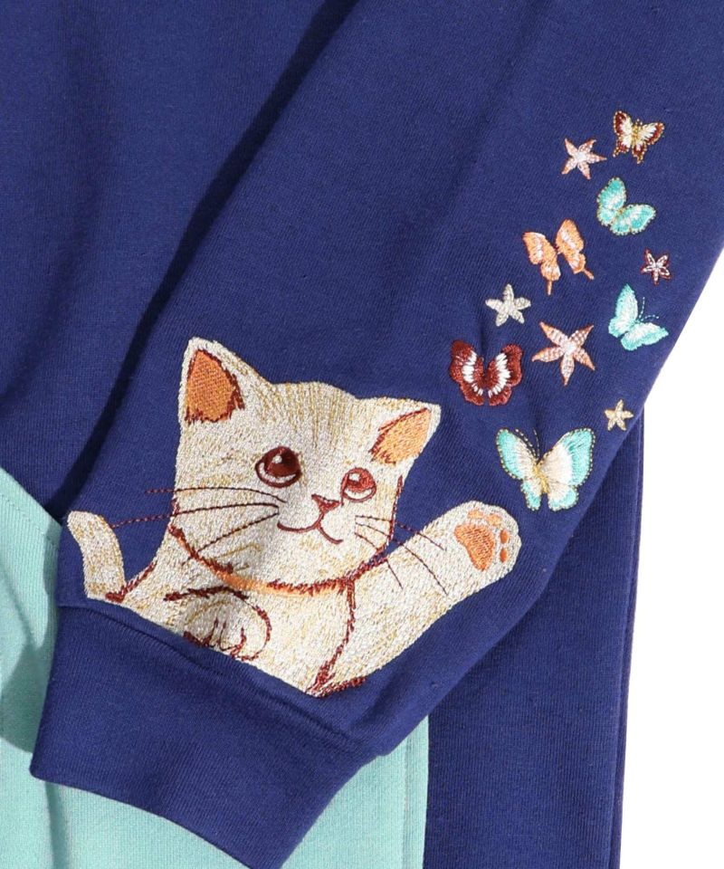 133619：蝶に興味津々なネコ刺繍カーディガン