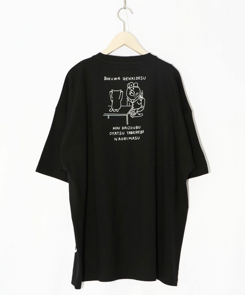 注射嫌いなネコとクマ先生のプリントTシャツ-12