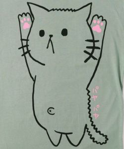 注射嫌いなネコとクマ先生のプリントTシャツ-16