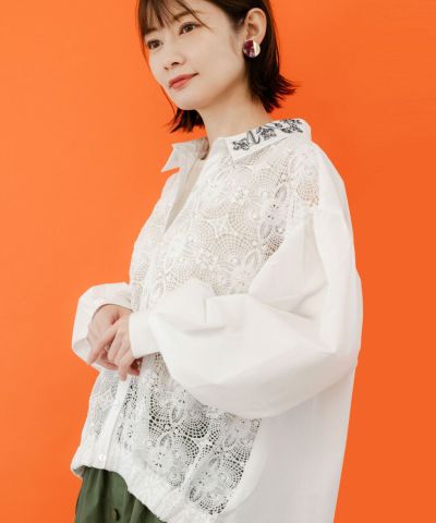543206：花蝶刺繍襟 ケミカルレース切替シャツ