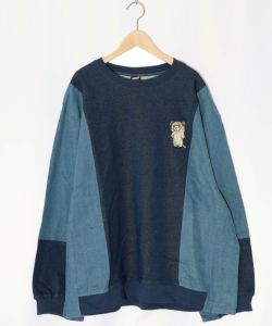 343109：ひつじねこ刺繍アップリケ デニム切替プルオーバーの