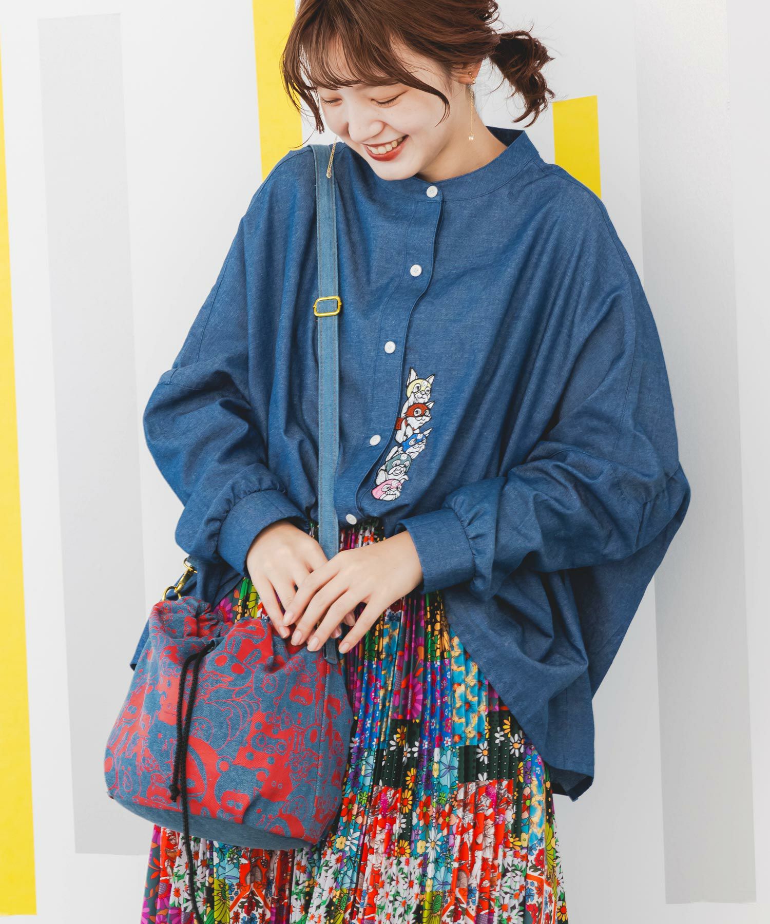 643441：キャラクター集合プリント デニムショルダーバッグの通販-ScoLar 