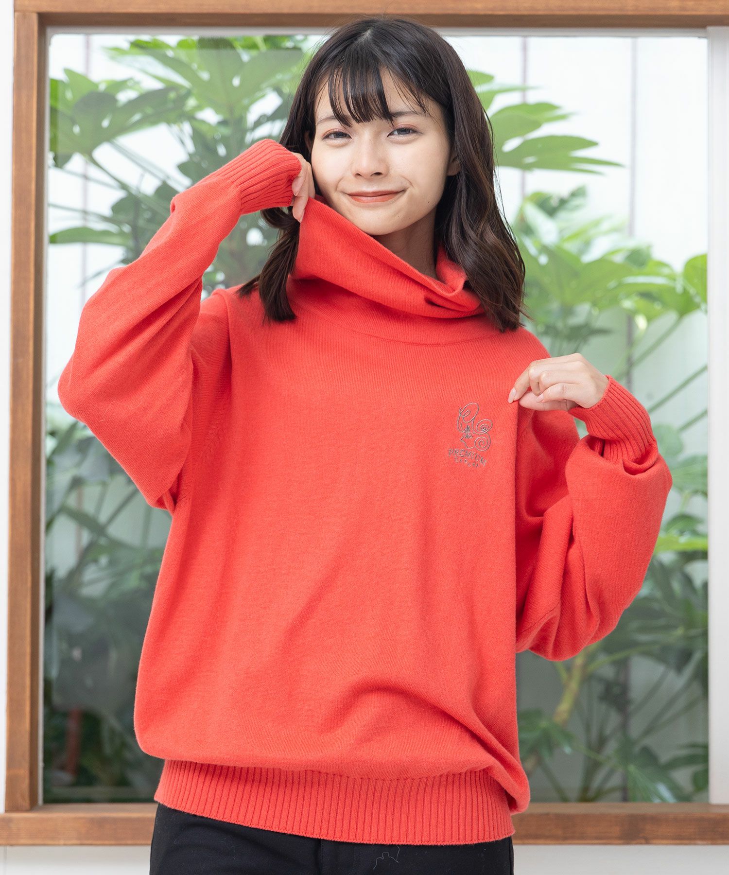 743003：素材にこだわったカシミアニット刺繍 ハイネックプルオーバー  