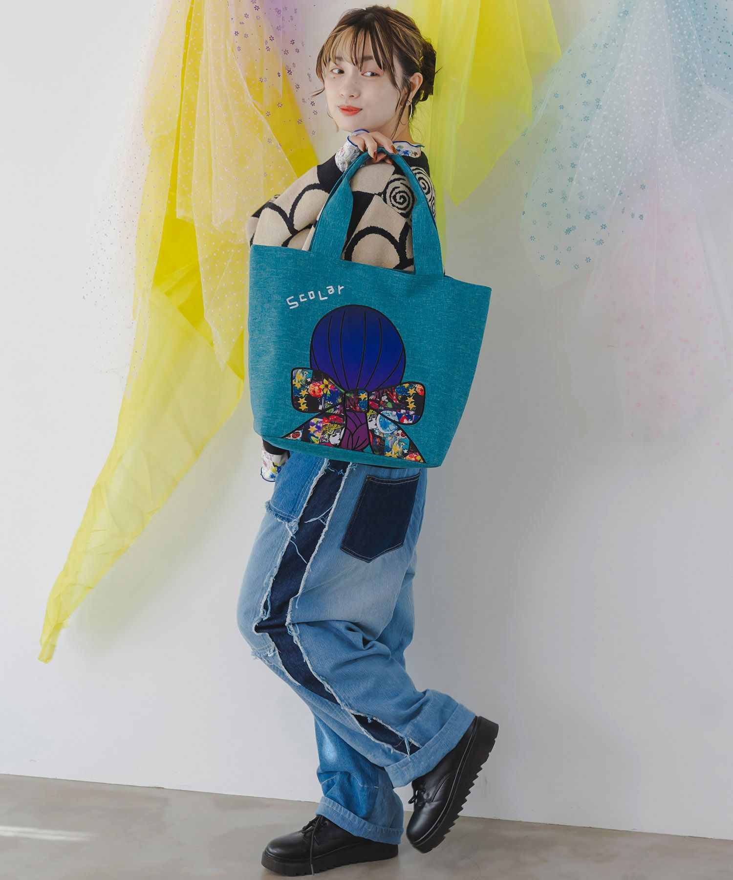 643444：リボンの女性の後ろ姿 ポリキャントートバッグの通販-ScoLar 