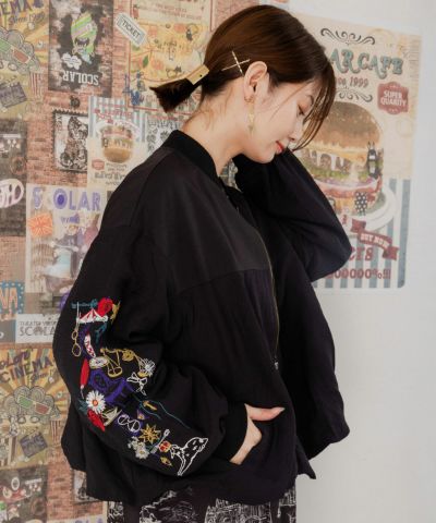 551201：異素材切替バルーンスリーブ 刺繍入りシアーブルゾン