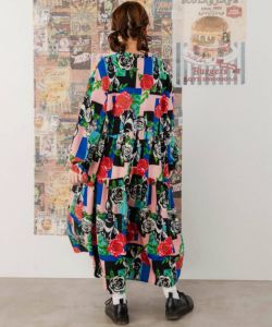 151607：ウサギとバラ・小花柄ネコ 2柄展開ワンピースの通販-ScoLar