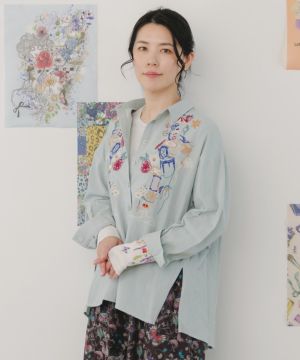 551219：花とモチーフ刺繍 チュニックシャツ（シャツ/ブラウス