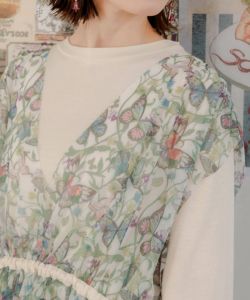 551216：花蝶柄レイヤード風 ロングスリーブTシャツの通販-ScoLar