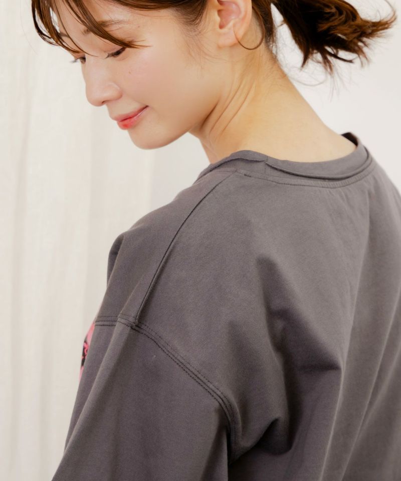 世界を旅するクマとフラミンゴ柄ロングスリーブTシャツ-8