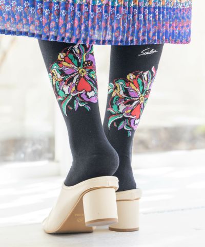 88L18810：スカラー花柄ロゴ刺繍ソックス