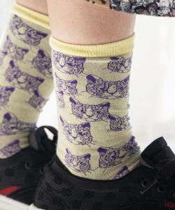 88L18806：ネコ総柄ソックスの通販-ScoLar