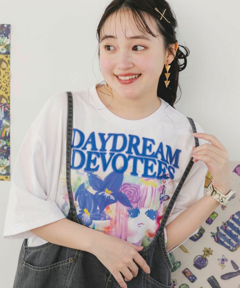女の子とネコ花柄 アートメルヘンTシャツ-1