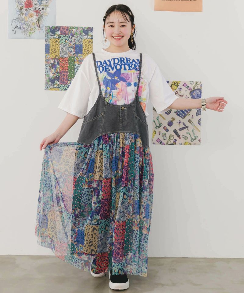女の子とネコ花柄 アートメルヘンTシャツ-2