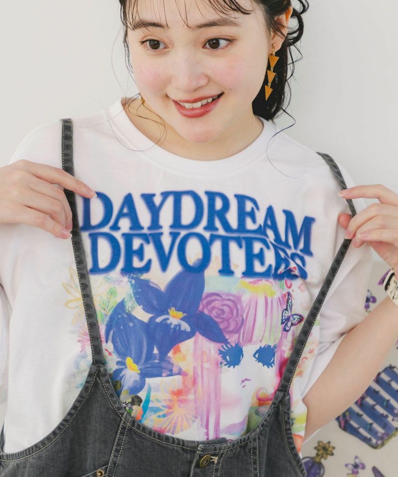 女の子とネコ花柄 アートメルヘンTシャツ-4