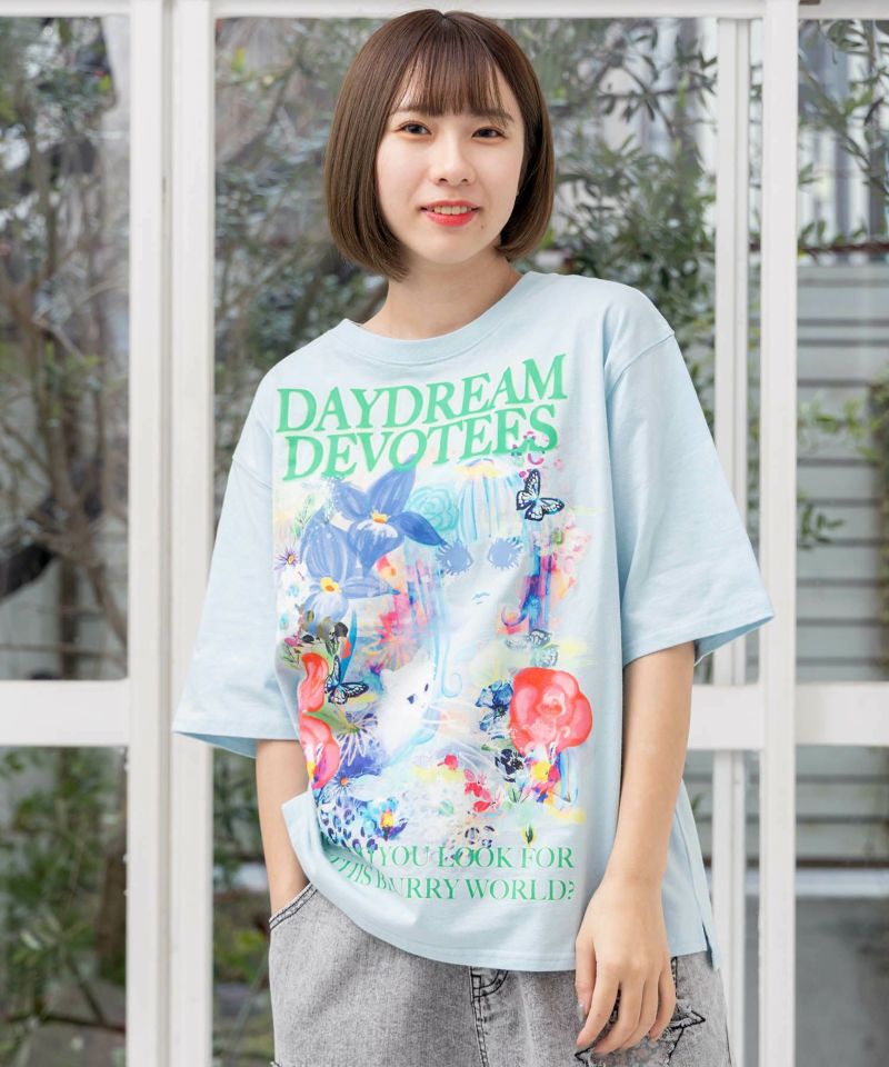 女の子とネコ花柄 アートメルヘンTシャツ-13