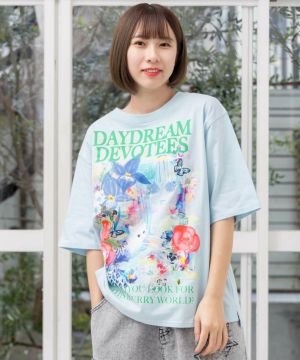 女の子とネコ花柄 アートメルヘンTシャツ-13