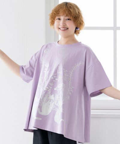 152634：水槽を眺めるネコ柄 箔ラバープリントプルオーバー