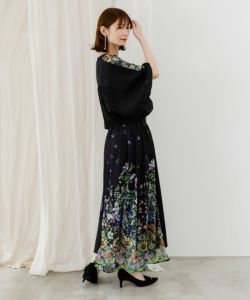 552210：蝶舞う花畑とウサギプリント シフォン重ねスカートの