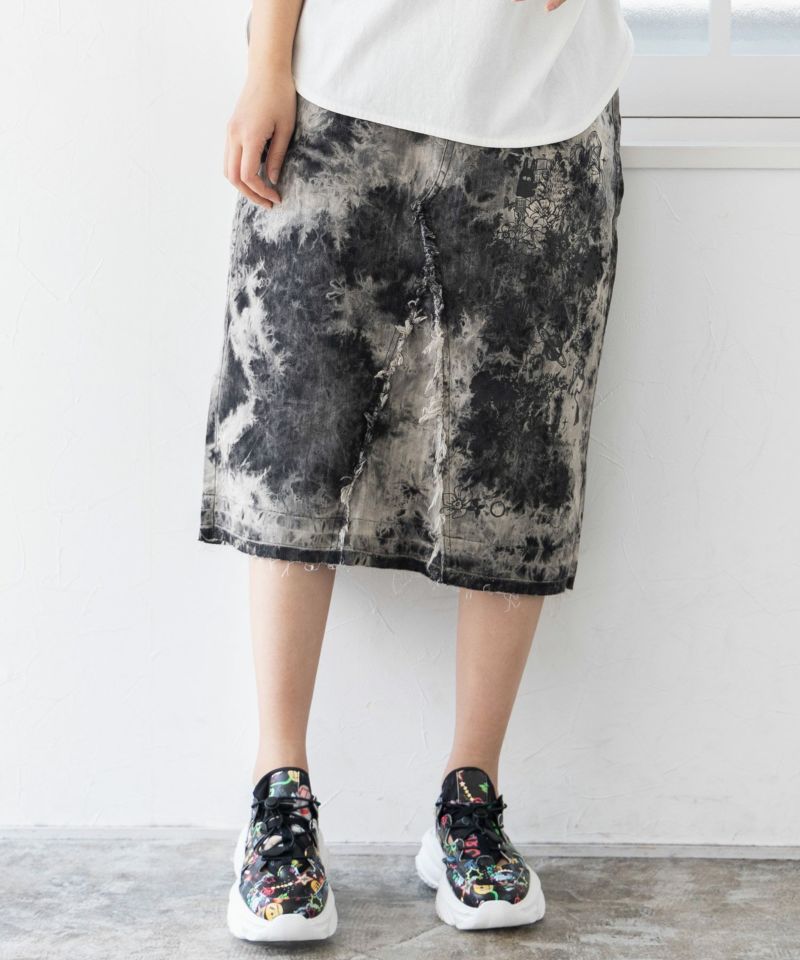 152601：花ラビル宇宙柄 ケミカル加工デニムスカートの通販-ScoLar