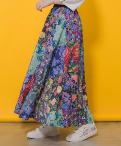 MORIOKASACHIKOモリオカサチコ　花柄パッチワークフレアスカート MORIOKASACHIKOモリオカサチコ 花柄パッチワークフレアスカート