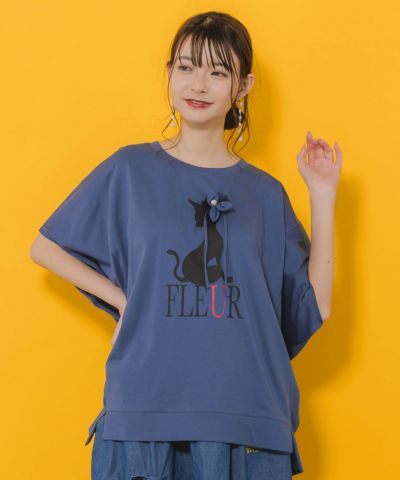 ベビーグッズも大集合 752003：花飾りをしたネコ柄プルオーバーの通販-ScoLar トップス