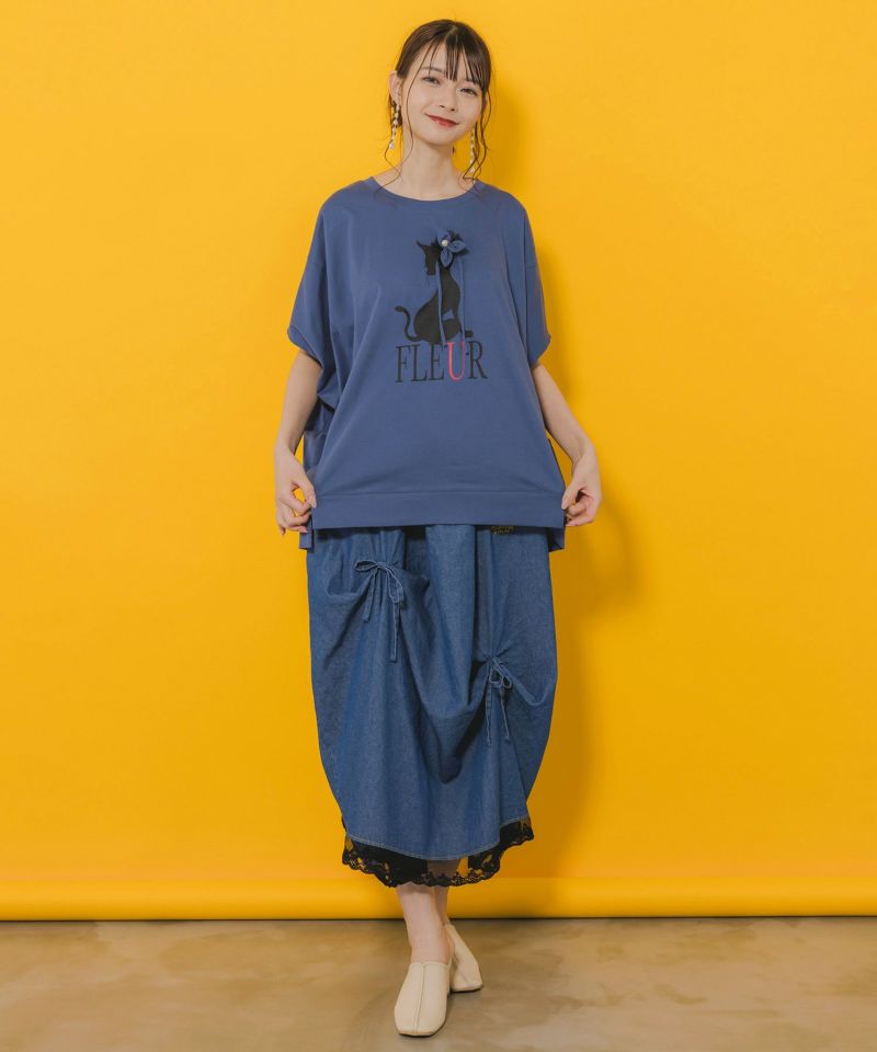 752003：花飾りをしたネコ柄プルオーバーの通販-ScoLar