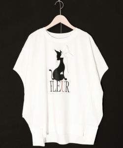 超美品☆ フランシュリッペの猫＆お花刺繍入りプルオーバー 超美品☆ フランシュリッペの猫＆お花刺繍入りプルオーバー