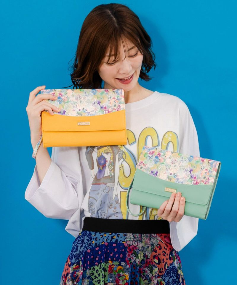 スカ子と花柄マルチケース-1