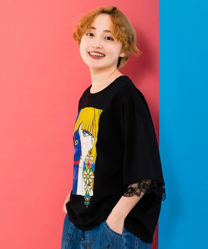 ネコと女の子の自撮り柄 レース切替Tシャツ-4