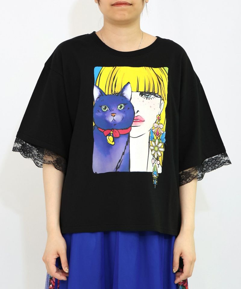 ネコと女の子の自撮り柄 レース切替Tシャツ-12