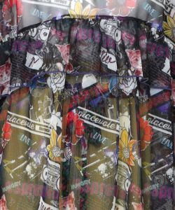 送料無料 ギフト 152703：POP総柄チュールシアープルオーバーの通販-ScoLar トップス