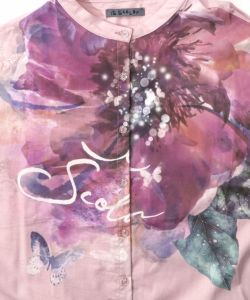 大輪の水彩花柄シャツ-12