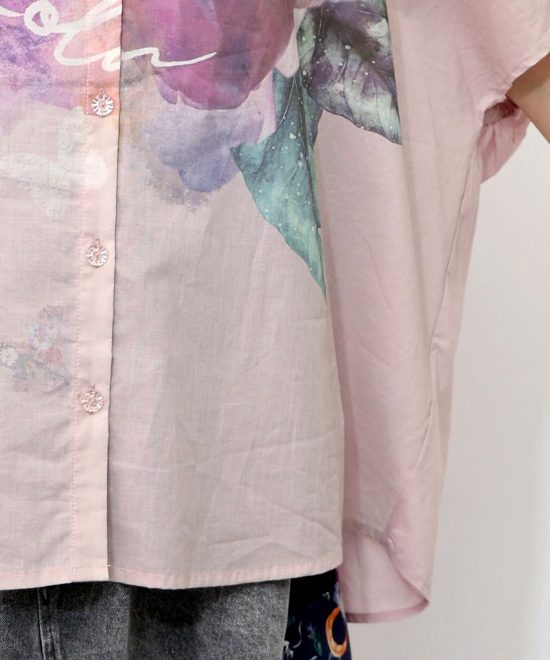 大輪の水彩花柄シャツ-15