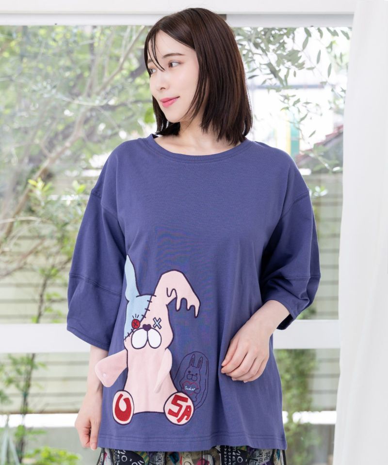 ハグしてくれるウサギぬいアップリケTシャツ-2