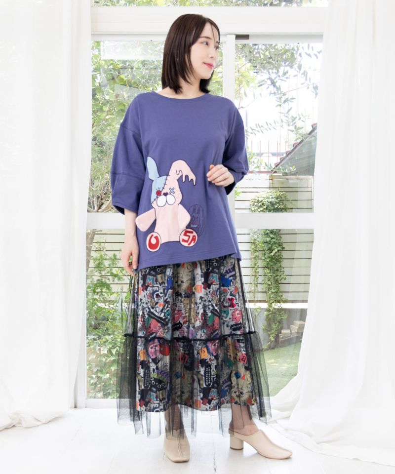 ハグしてくれるウサギぬいアップリケTシャツ-3