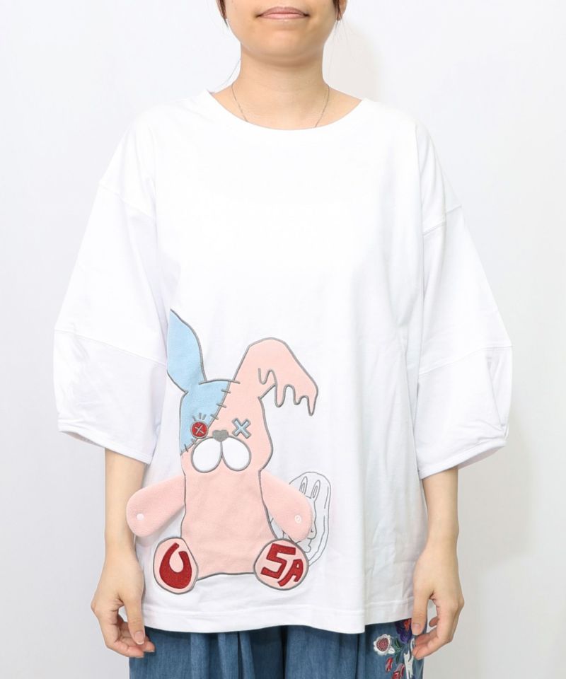 ハグしてくれるウサギぬいアップリケTシャツ-11