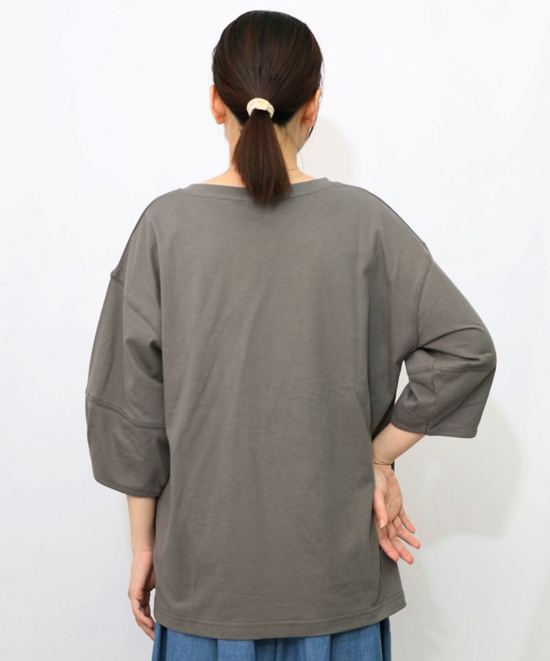 ハグしてくれるウサギぬいアップリケTシャツ-17