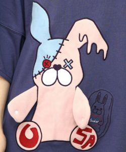 ハグしてくれるウサギぬいアップリケTシャツ-22