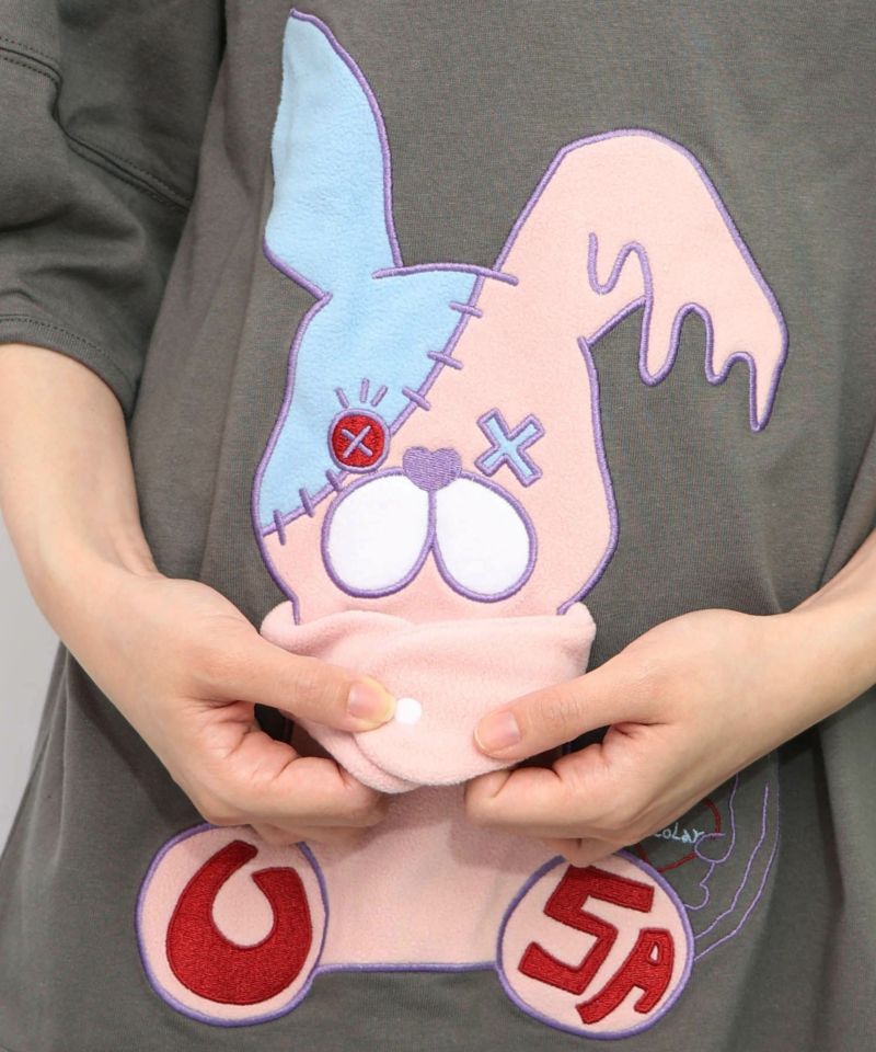 ハグしてくれるウサギぬいアップリケTシャツ-27