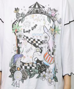 サーカス風柄のメローTシャツ-10