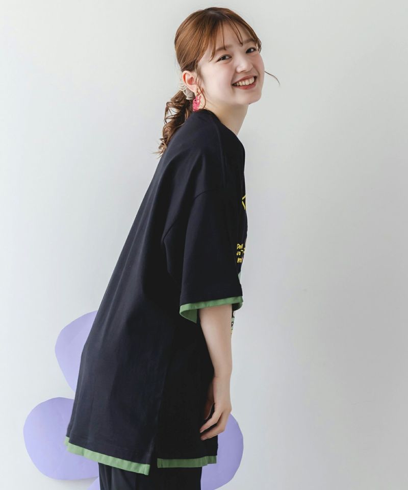 パリティのネコとモンスター「くいしんぼう」Tシャツ-4