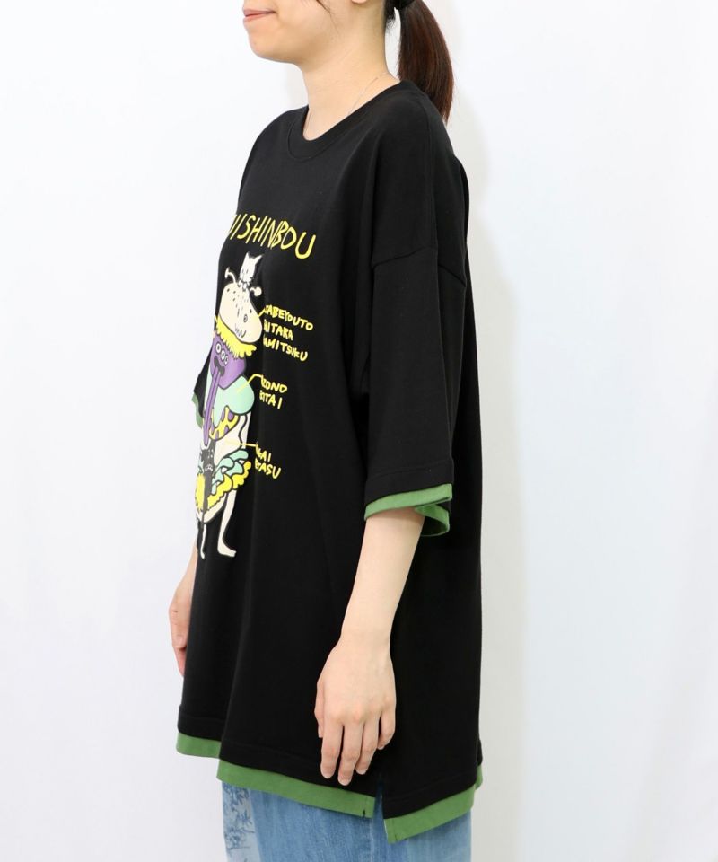 パリティのネコとモンスター「くいしんぼう」Tシャツ-13