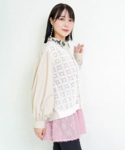 553215：蝶花刺繍 レース切替シャツの通販-ScoLar