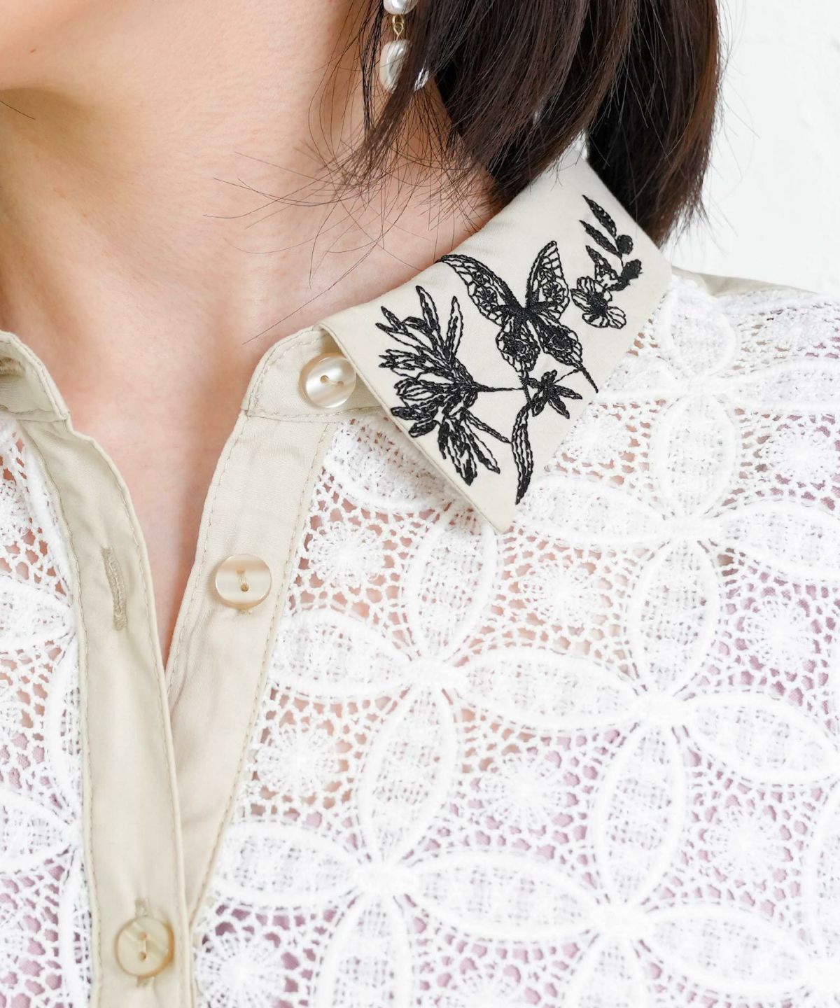 蝶花刺繍 レース切替シャツ-6