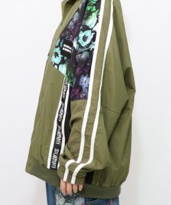 エンジェルブルーLクマ総柄コート超美品 353107：クマ宇宙柄スポーティーブルゾンの通販-ScoLar