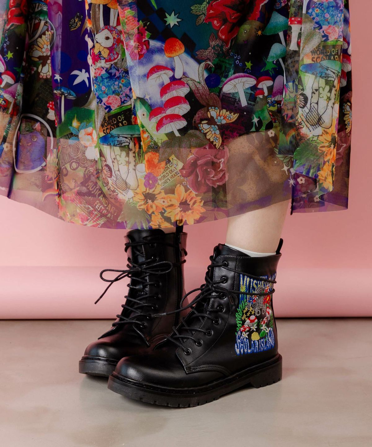 スカラーちゃんとキノコ刺繍ブーツ-2