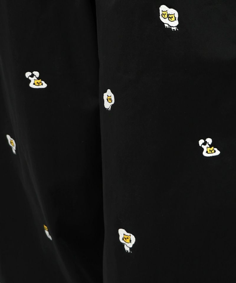 パリティーのネコ目玉焼き刺繍パンツ-10