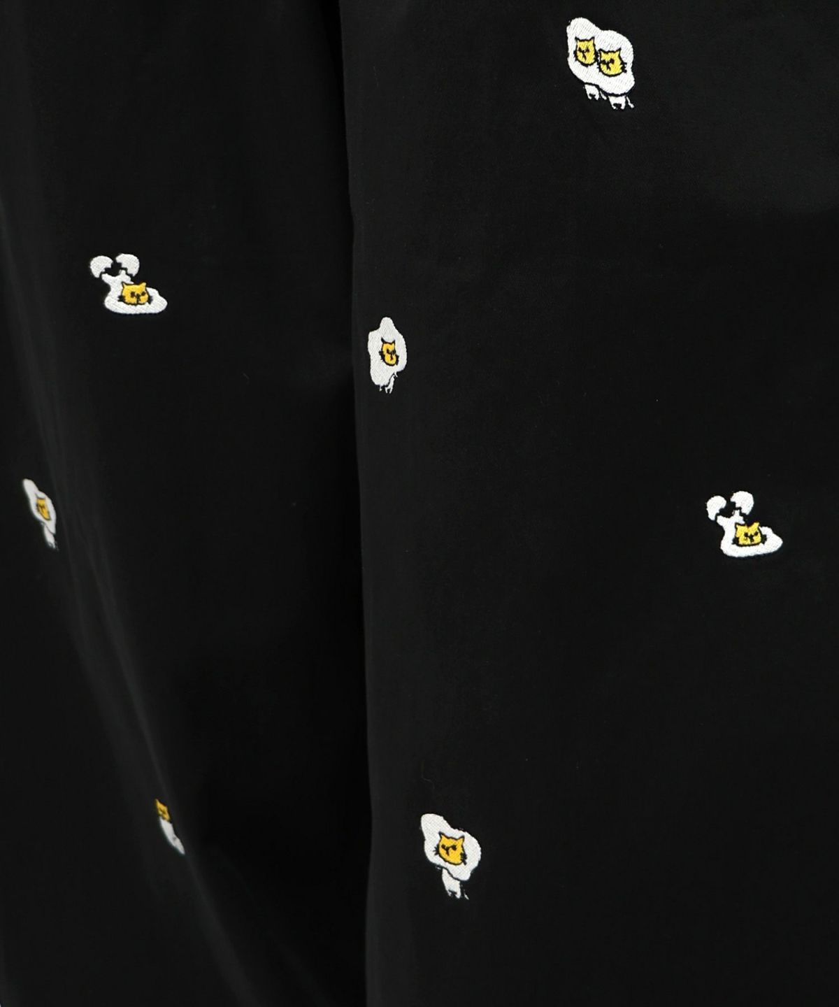パリティーのネコ目玉焼き刺繍パンツ-10