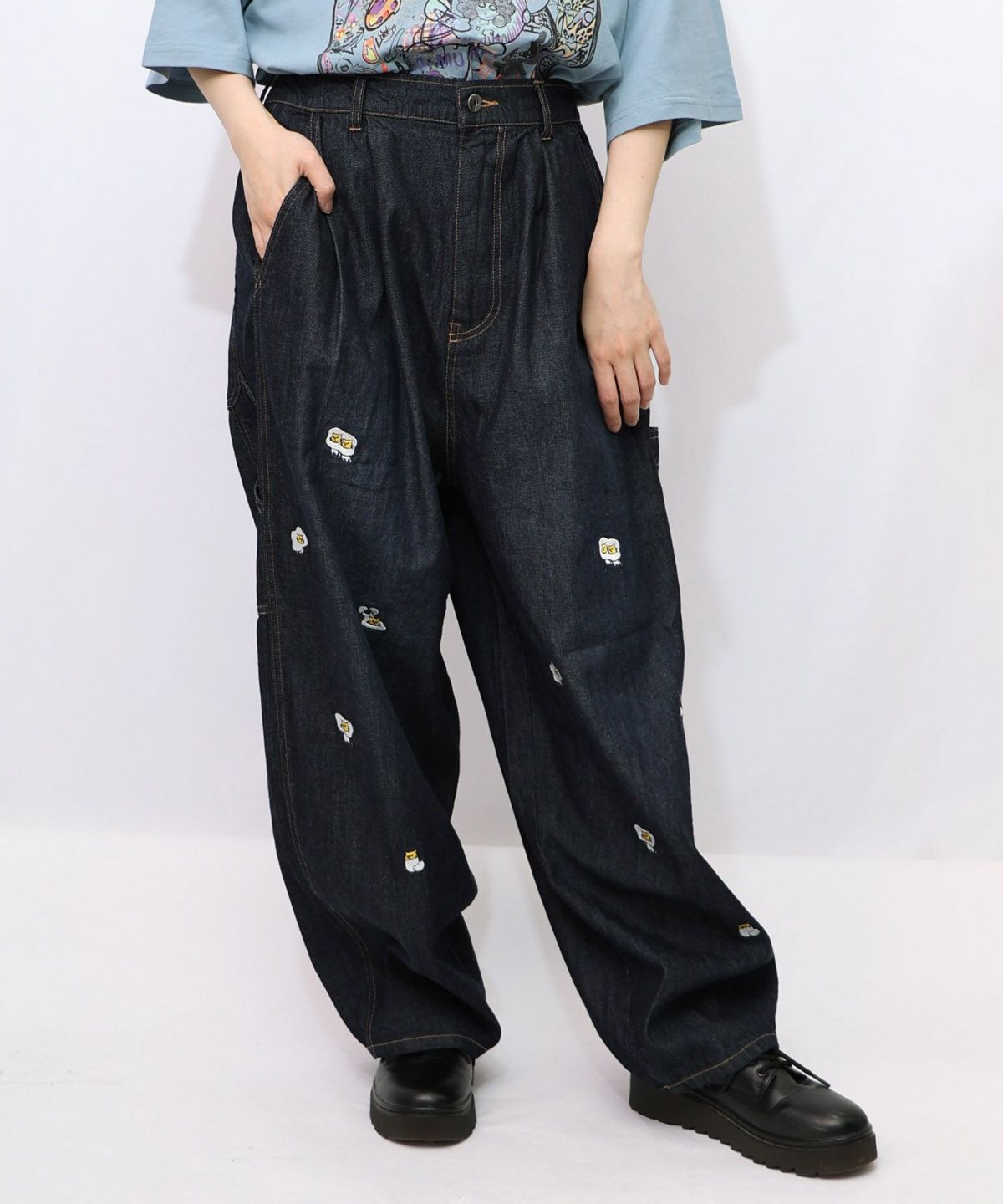 パリティーのネコ目玉焼き刺繍パンツ-11