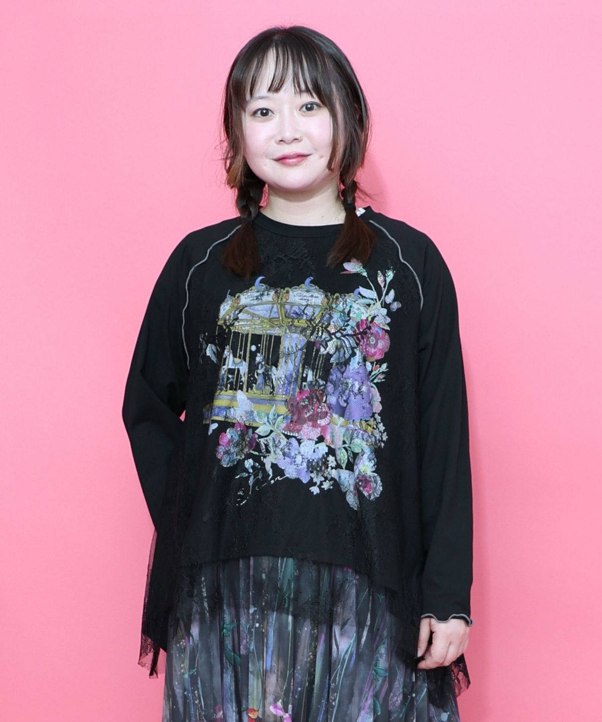 花とメリーゴーランド柄レース重ねロンT-1